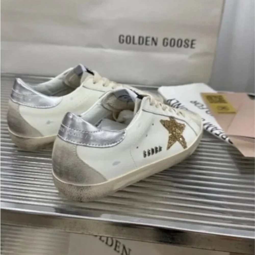 Golden Goose sneakers like new. - Picture 6 of 7